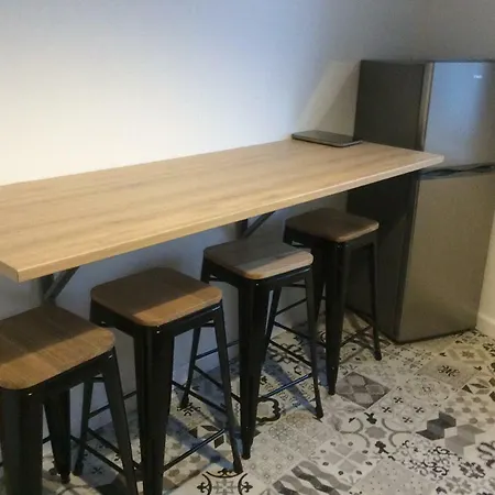 Le Black And White Appartement Montluçon